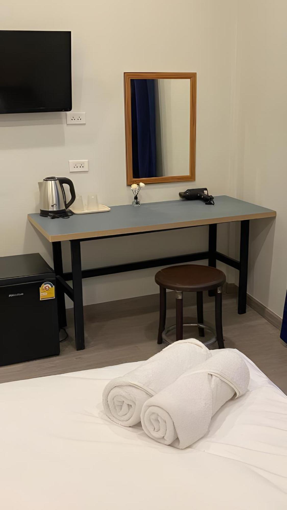Hidden Dragon V Yaowarat Road Apartment Bangkok Ngoại thất bức ảnh