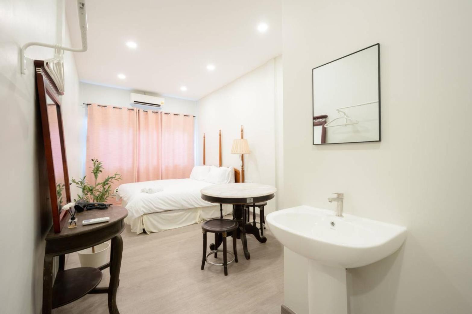 Hidden Dragon V Yaowarat Road Apartment Bangkok Ngoại thất bức ảnh