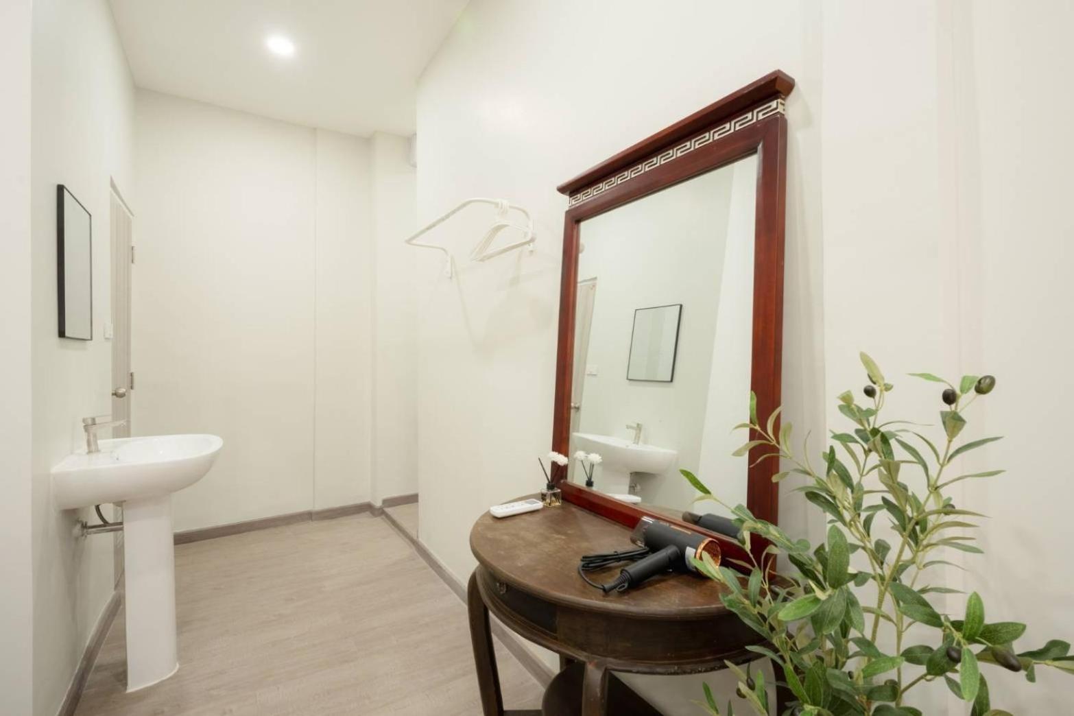 Hidden Dragon V Yaowarat Road Apartment Bangkok Ngoại thất bức ảnh